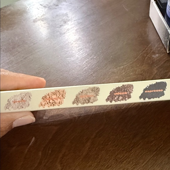 Playa to Palazzo Eyeshadow Palette - Picture 3 of 5